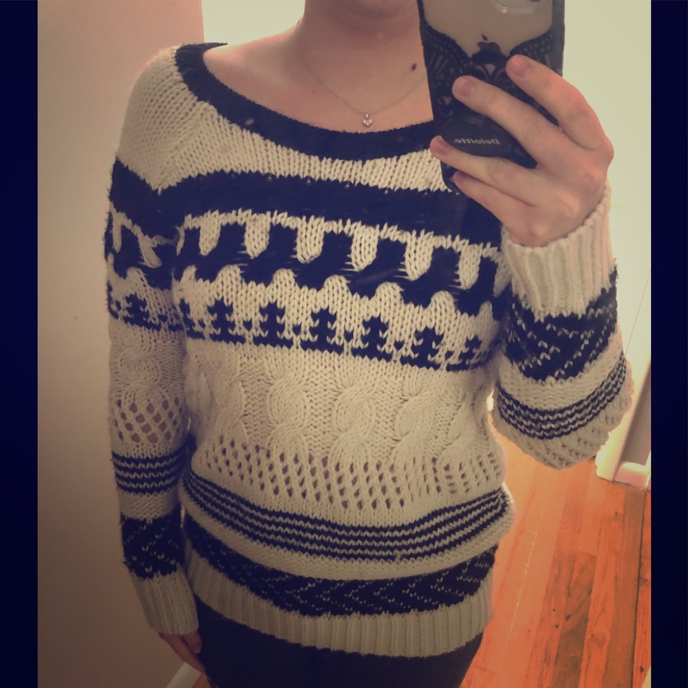 Black and White American Eagle sweater